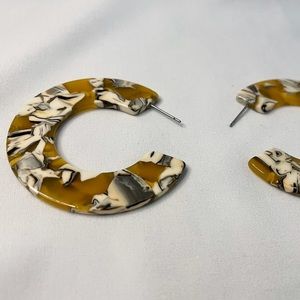 Express Tortoise Resin Hoop Earrings
